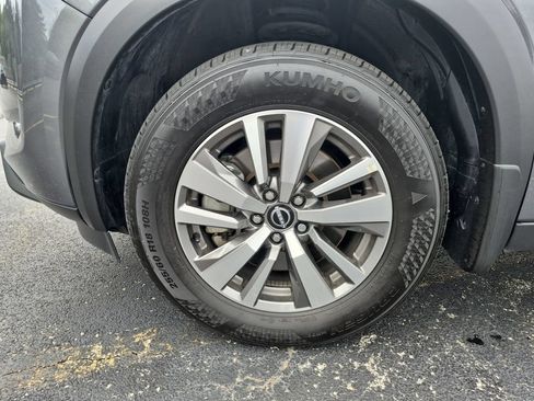 Used 2025 Nissan Pathfinder SL AWD/4WD image 9