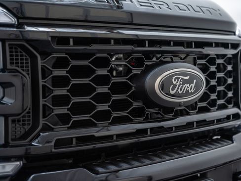 New 2026 Ford F250 Lariat w/ Black Appearance Package AWD/4WD image 12
