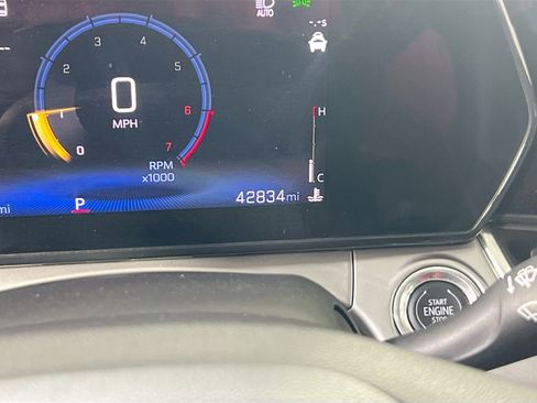 Used 2024 Chevrolet Trax LT w/ LT Convenience Package image 12