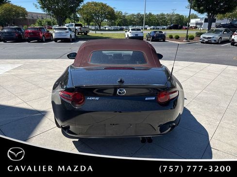 Used 2018 MAZDA MX-5 Miata Club RWD image 6