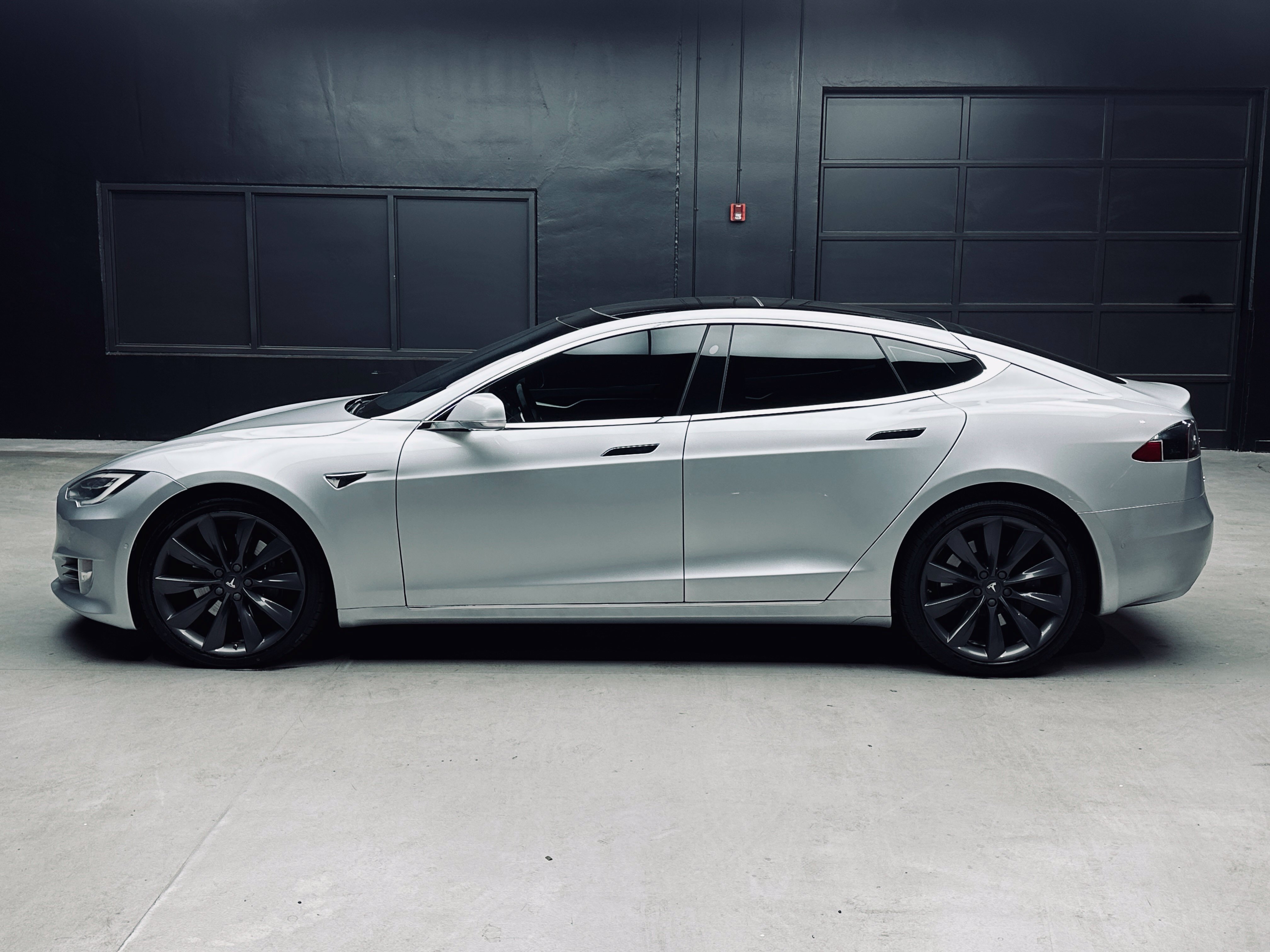 Used 2017 Tesla Model S P100D AWD/4WD image 3