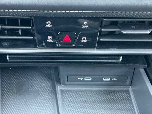 Used 2024 Volkswagen Atlas SE AWD/4WD image 27