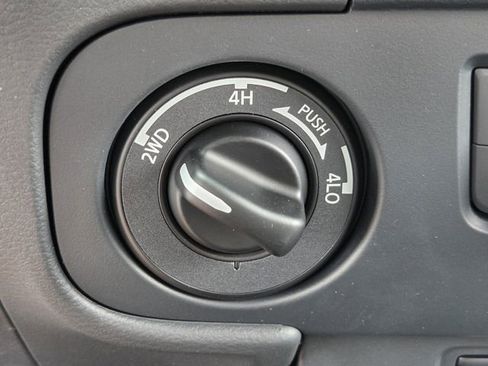 New 2026 Nissan Frontier SV AWD/4WD image 19