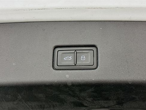 Used 2024 Audi Q4 e-tron Premium w/ Convenience Package AWD/4WD image 31