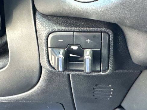 Used 2023 Dodge Durango GT image 29