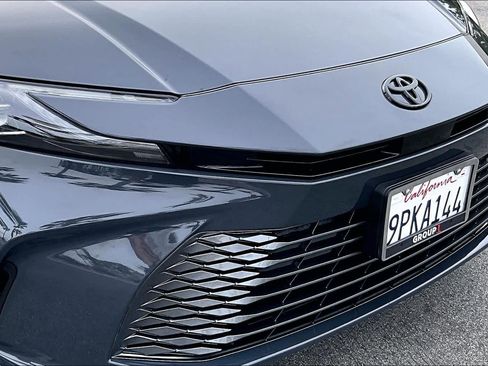 Used 2025 Toyota Camry XLE image 28