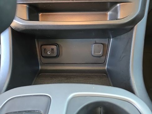 Used 2021 Chevrolet Colorado LT w/ Safety Package image 32