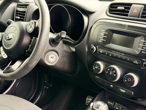 Used 2014 Kia Soul FWD image 16
