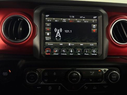 Used 2021 Jeep Gladiator Rubicon image 16