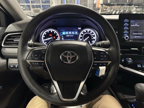 Used 2023 Toyota Camry LE image 8