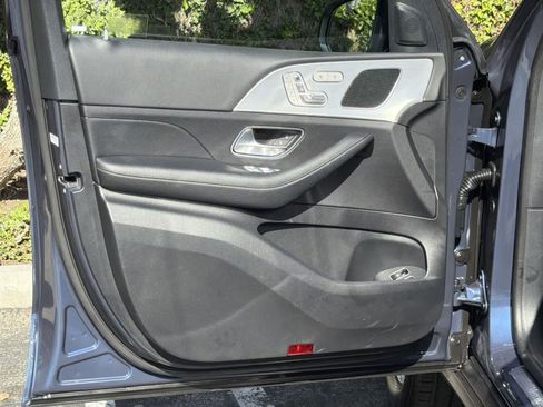 Used 2024 Mercedes-Benz GLE 450e 4MATIC image 23