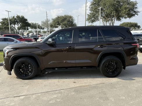 Used 2024 Toyota Sequoia Limited image 8