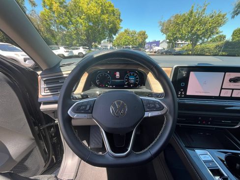 Used 2026 Volkswagen Atlas SE AWD/4WD image 37