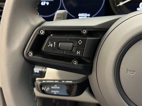 Used 2024 Porsche 911 Carrera image 20