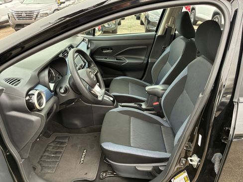 Used 2025 Nissan Versa SV FWD image 19