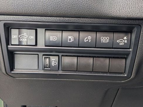 Used 2022 Toyota Tundra Limited image 24