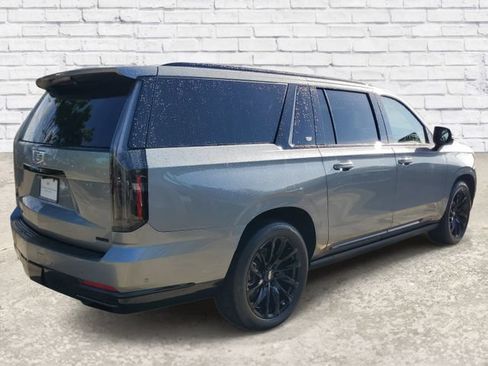 Used 2025 Cadillac Escalade ESV Sport Platinum w/ LPO, Floor Liner Package AWD/4WD image 4