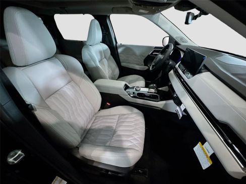 New 2026 Mitsubishi Outlander SEL FWD image 22