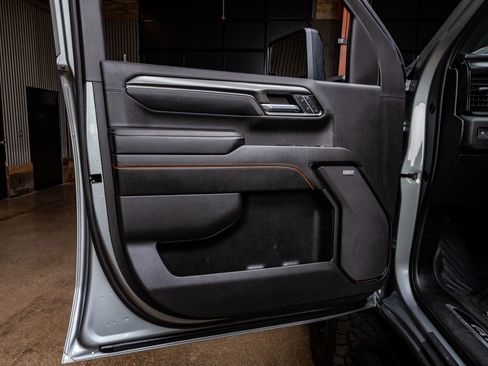 Used 2024 GMC Sierra 2500 AT4 w/ Technology Package image 36