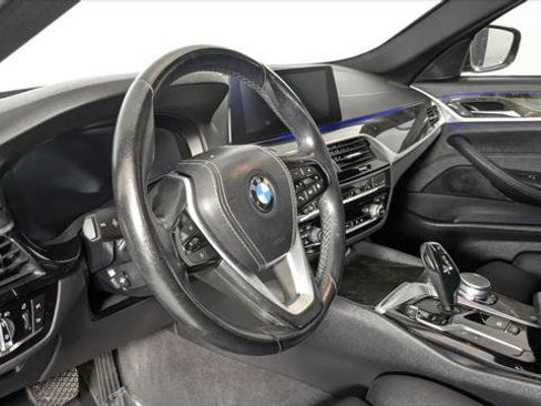 Used 2020 BMW 530i w/ Convenience Package image 26