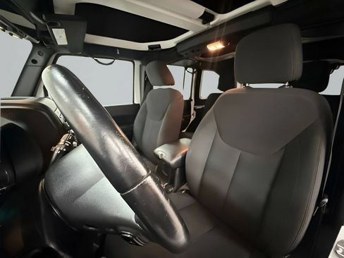 Used 2018 Jeep Wrangler Unlimited Sport S AWD/4WD image 11