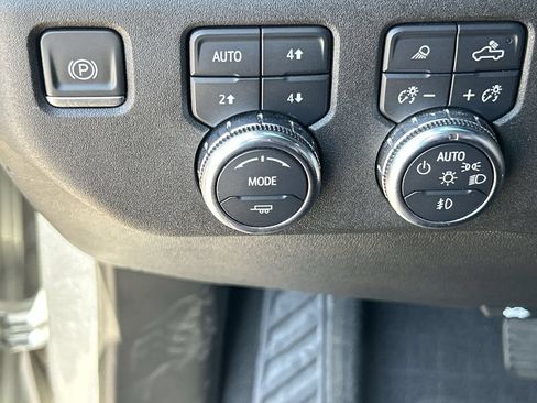 Used 2024 GMC Sierra 3500 SLT AWD/4WD image 18