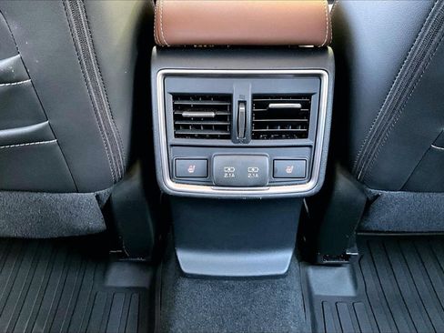 Used 2022 Subaru Forester Touring AWD/4WD image 17