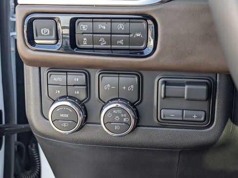 Used 2026 GMC Yukon Denali Ultimate AWD/4WD image 21