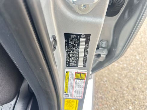 Used 2025 Toyota Camry LE image 29