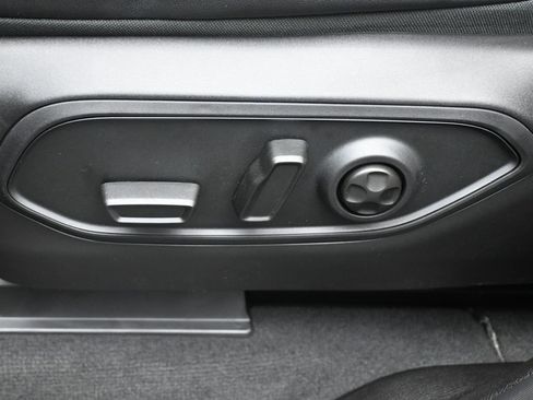 New 2025 Jeep Grand Cherokee L Limited w/ Black Appearance Package image 18