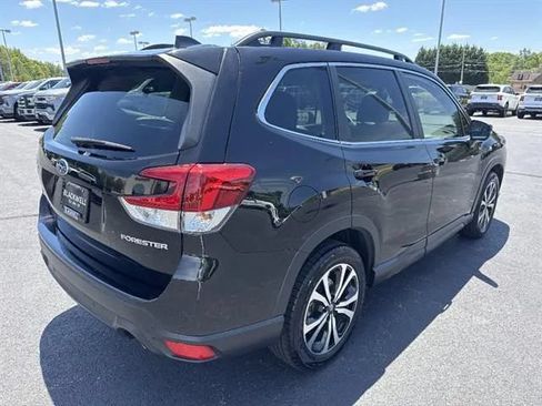 Used 2023 Subaru Forester Limited AWD/4WD image 7