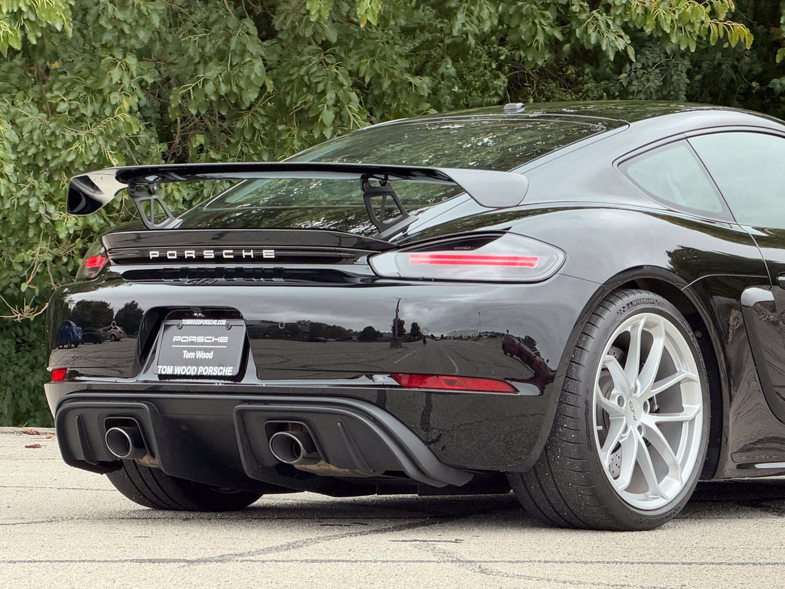 Used 2020 Porsche 718 Cayman GT4 RWD image 10