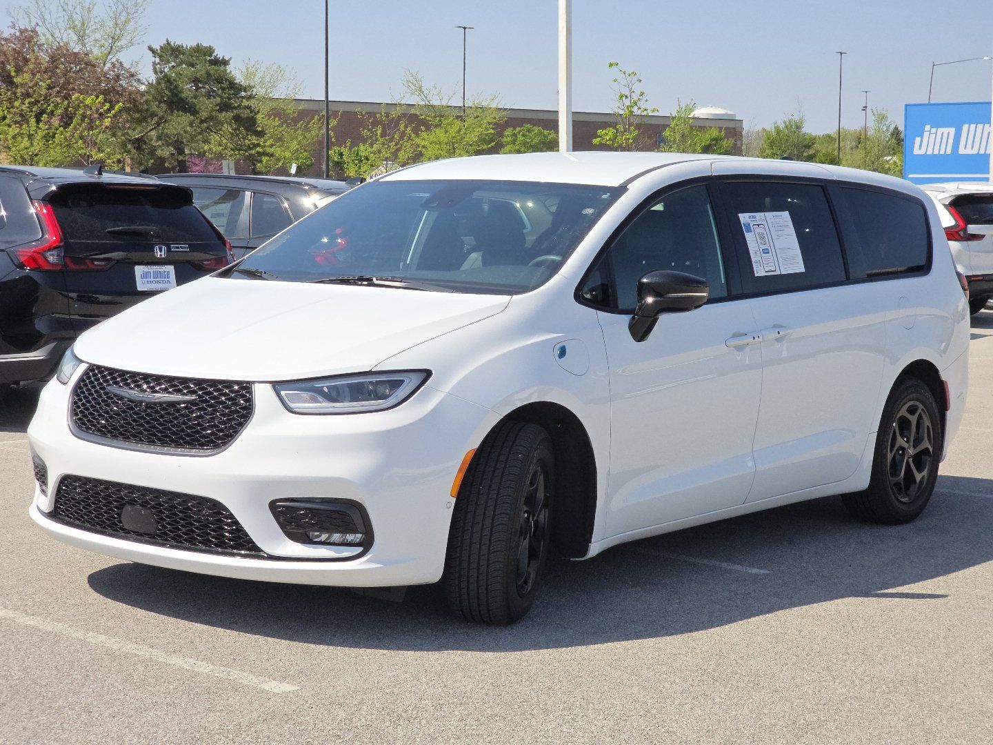 Used 2024 Chrysler Pacifica Limited FWD image 10