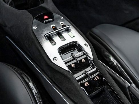 Used 2024 Ferrari SF90 Spider AWD/4WD image 21