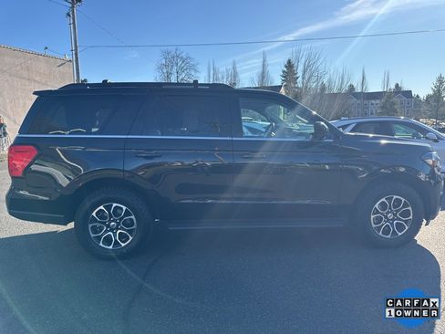 Used 2024 Ford Expedition XLT image 9