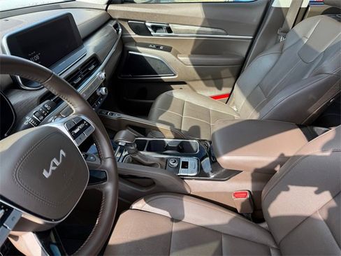 Used 2022 Kia Telluride SX w/ Towing Package image 9