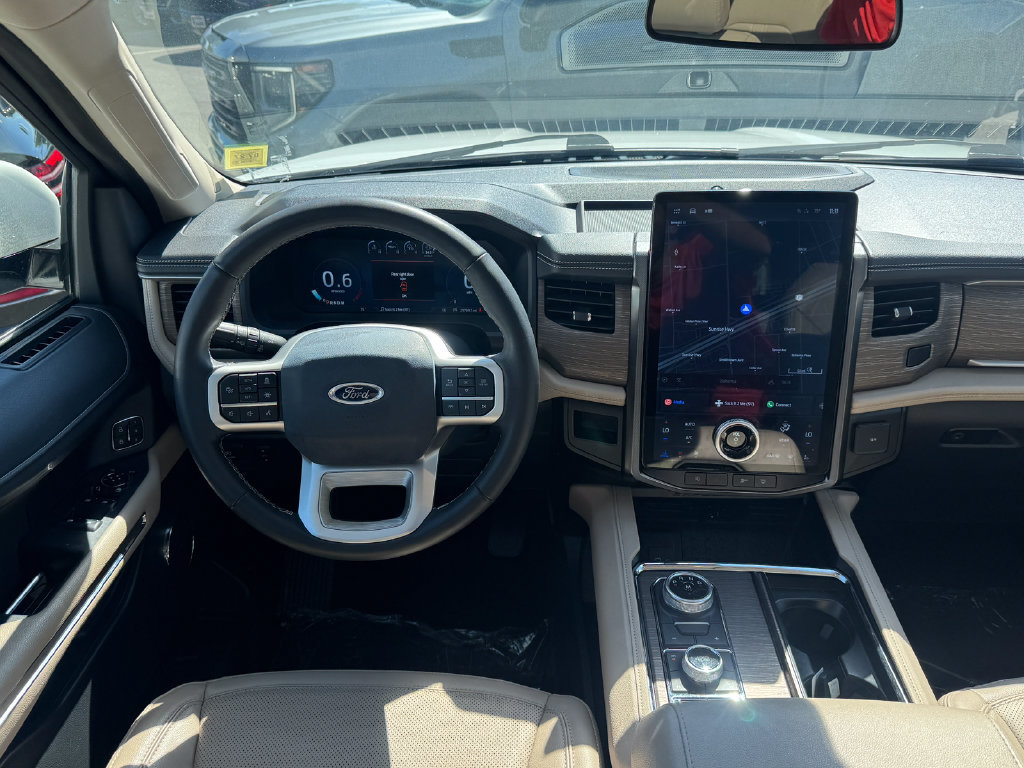Used 2024 Ford Expedition Limited AWD/4WD image 13