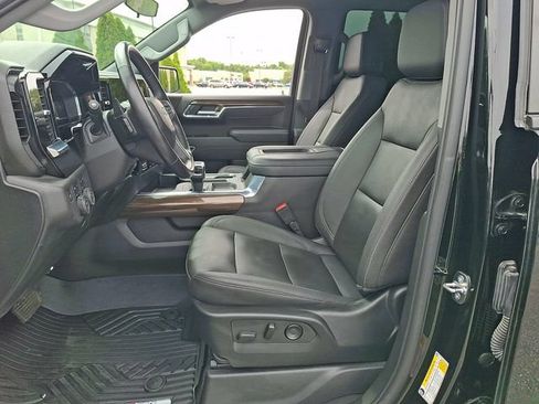 Certified 2022 Chevrolet Silverado 1500 LT Trail Boss w/ LT Trail Boss Premium Package AWD/4WD image 14