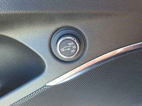 Used 2023 Buick Enclave Essence AWD/4WD image 16