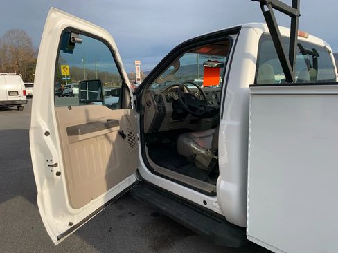 Used 2010 Ford F250 XL image 8