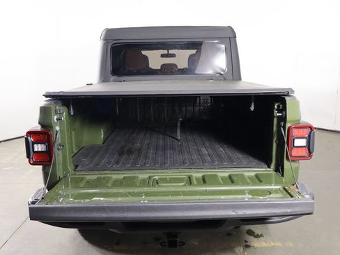 Used 2021 Jeep Gladiator Overland w/ LED Lighting Group AWD/4WD image 17