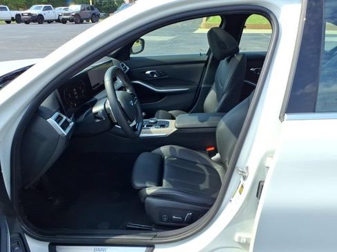 Used 2025 BMW 330i Sedan RWD image 4