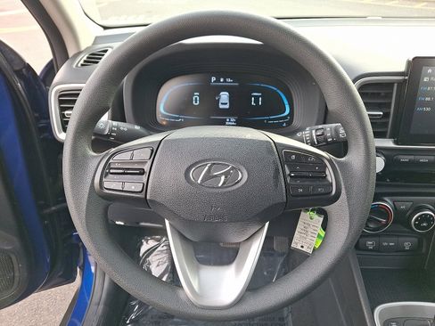 Certified 2023 Hyundai Venue SE image 19