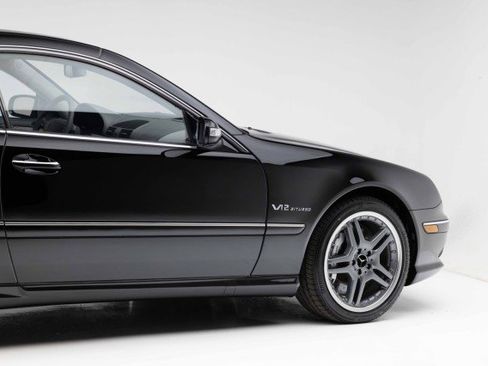 Used 2005 Mercedes-Benz CL 65 AMG image 31