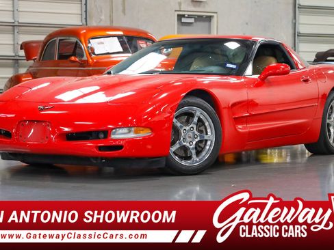 Used 2004 Chevrolet Corvette Coupe w/ Roof Package RWD image 1