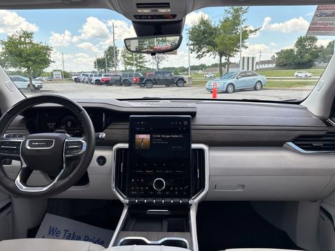 Used 2024 GMC Acadia Denali w/ Super Cruise Package AWD/4WD image 3