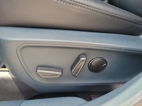 Used 2024 Ford Maverick Lariat w/ Black Appearance Package FWD image 22