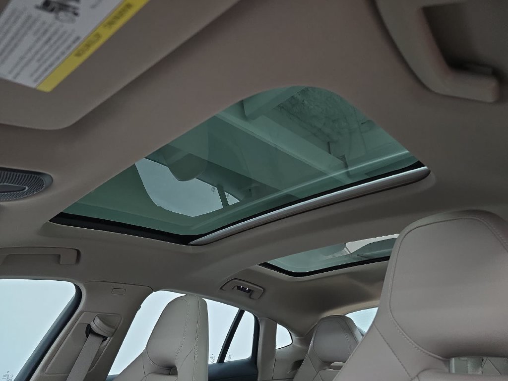 Certified 2026 Porsche Panamera 4 E-Hybrid AWD/4WD image 26