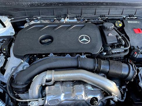 Used 2025 Mercedes-Benz GLB 250 4MATIC image 34