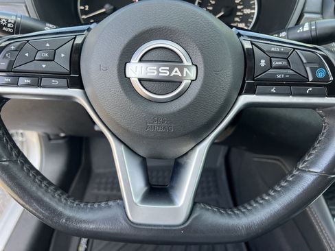Used 2023 Nissan Altima 2.5 SL FWD image 9